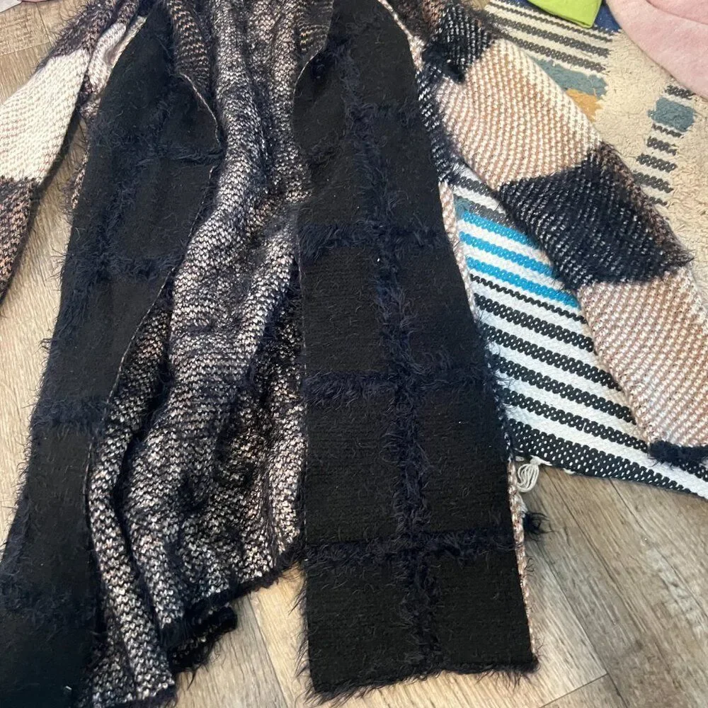 Black Tape fuzzy xs cardigan‎